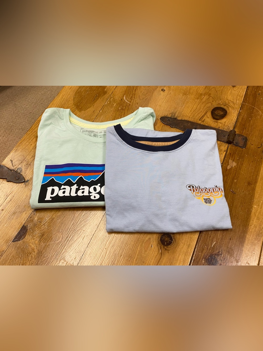 Patagonia 2- Kids Short-Sleeve Tees in Mint Green & Light Blue. XXL 16-18.